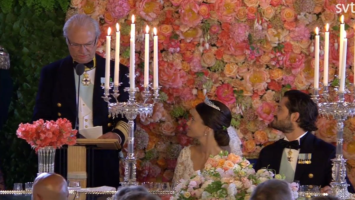 Kungen hälsade Sofia välkommen i familjen i sitt tal.